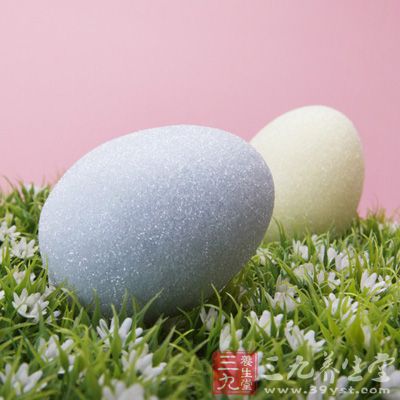 很多人喜歡在烹煮各種食物的時候將雞蛋跟糖一起煮 很多人喜歡在烹煮各種食物的時候將雞蛋跟糖一起煮