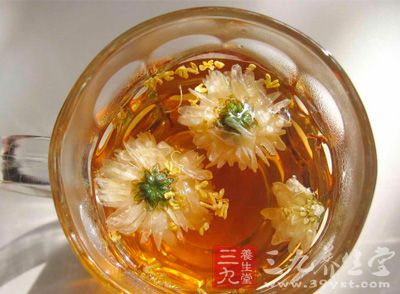 菊花茶性寒、味甘，有極好的祛除火氣之效