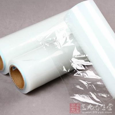 國際食品包裝協會近日公布保鮮膜質量調查報告,檢測結果顯示,7種PVC保鮮膜中 國際食品包裝協會近日公布保鮮膜質量調查報告,檢測結果顯示,7種PVC保鮮膜中