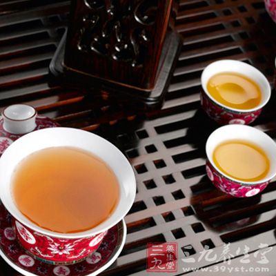 茶葉中的鞣酸可與某些藥物起化學反應