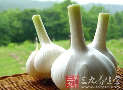 這五類人不宜吃大蒜
