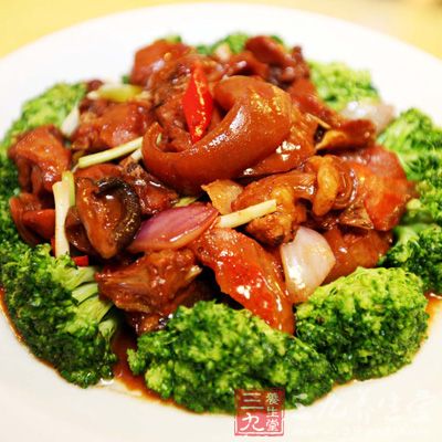 雞蛋不能與兔肉、鵝肉等肉類一起吃