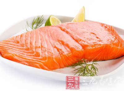服用止咳藥者不要吃魚，尤其是深海魚更不要食用