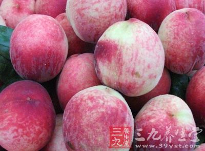 水蜜桃用工業檸檬酸浸泡，桃色鮮紅、不易腐爛