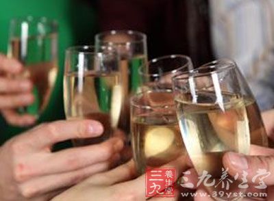 這7類人千萬不可以喝酒