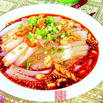 用涼粉佐酒則會延長酒精在胃腸中的停留時間