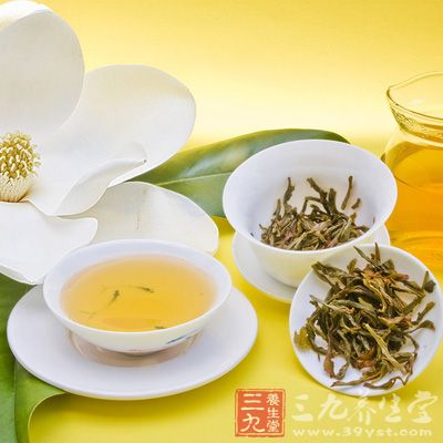 高血壓患者若飲過多過濃的茶，由於咖啡鹼的興奮作用會引發血壓升高，不利於健康