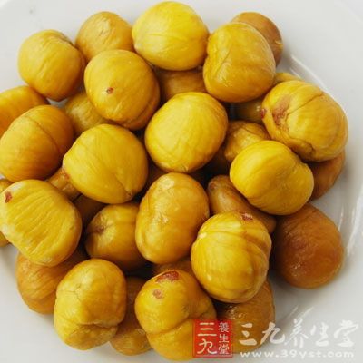 栗子味甜、性溫，入脾、胃、腎，具有養胃健脾、補腎強筋、止咳化痰的保健作用