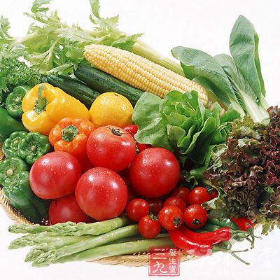 過敏性哮喘發生率很低，偶爾可見食用蘑菇，番茄、辣椒、韭菜、茄子、白菜、大蒜、香椿、蕨菜等誘發哮喘發作，其中以香椿，蕨菜為較多