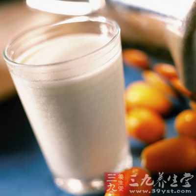 牛奶與橘子同食