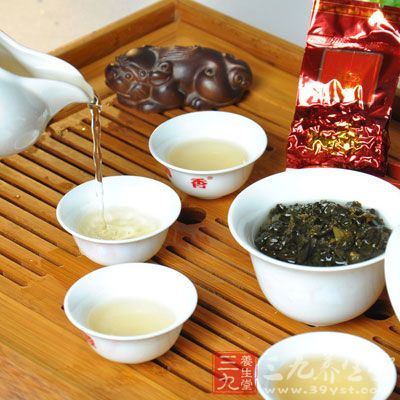 高檔的綠茶通常用85℃左右的水來沖泡