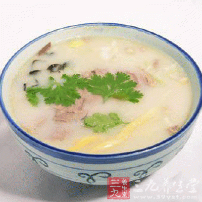 羊肉益氣補虛、溫中暖下之功，山藥健脾除濕、益精補氣之效