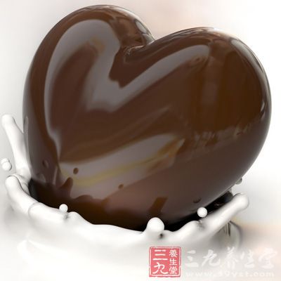 如口香糖、巧克力、煙酒、咖啡、燙的食物及辛辣燒烤