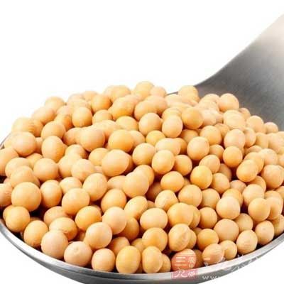 而大豆富含嘌呤，豆漿是由大豆磨成漿的