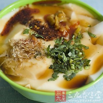 多吃些豆腐腦還對齒、骨骼的生長發育具有很好的促進作用