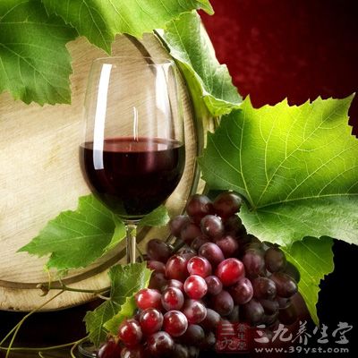 紅葡萄酒是法國人日常飲食中不可缺少的角色