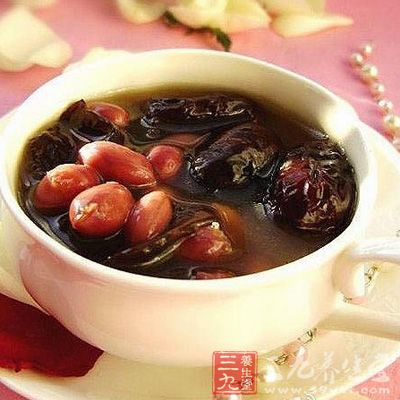 紅棗花生湯