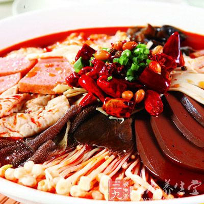 麻辣誘惑對傳統的毛血旺進行了改良和創新,將其湯汁紅亮、麻辣燙鮮香、味濃味厚的特點不斷發揚光大。 麻辣誘惑對傳統的毛血旺進行了改良和創新,將其湯汁紅亮、麻辣燙鮮香、味濃味厚的特點不斷發揚光大。
