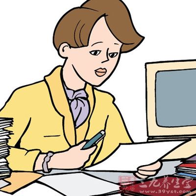 長期坐辦公室的人平時多喝水