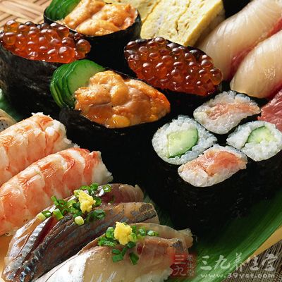 而且加熱時間過長的食物由於水分流失較快容易變干