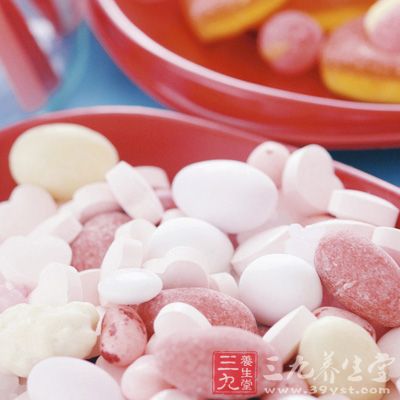 糖果、蛋糕、瑪芬、小點心和其他精制甜點