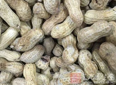 堅果中含有大量不飽和脂肪酸