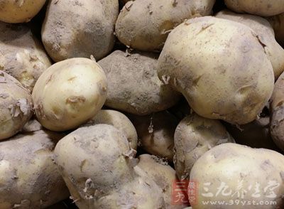 土豆裡含有茄鹼(又稱龍葵素)