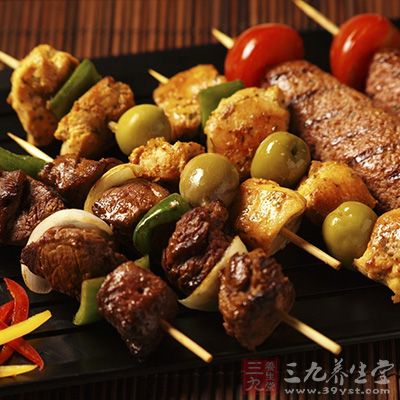 燒烤攤掛羊頭賣貓肉，你吃的羊肉串真是“羊肉”嗎