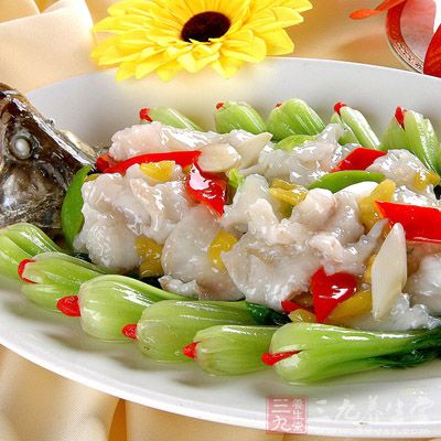 因為鲑魚裡富含歐米茄3脂肪酸