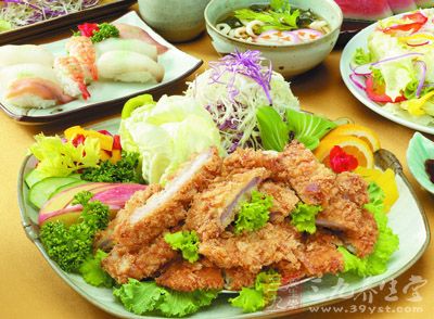 經常蹲食者，容易引起消化功能失調，誘發消化道潰瘍