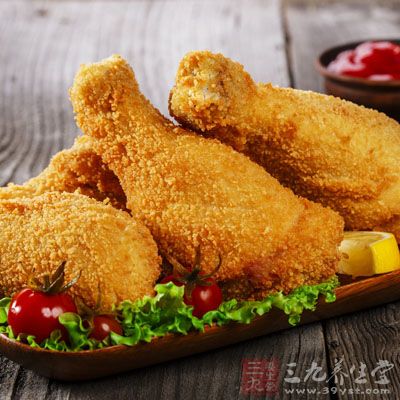 許多人為避免浪費，把剩飯加熱後再吃