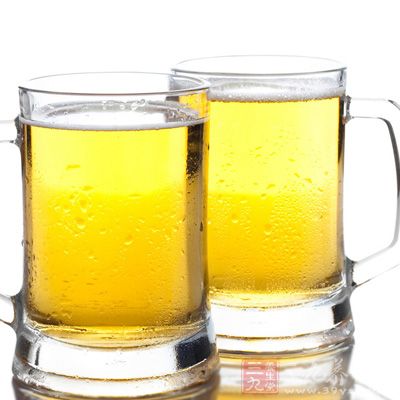 含酒精飲料會降低胃粘膜反抗能力 含酒精飲料會降低胃粘膜反抗能力