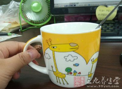 好多的人們都習慣每天都喝牛奶