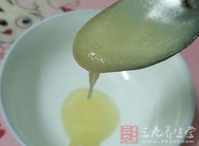 清晨空腹第一杯就飲用蜂蜜水，不利健康