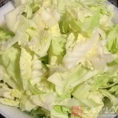 將各類蔬菜主要是根莖花果不加任何調料煮湯