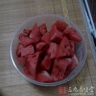 西瓜在所有瓜果中果汁含量最為豐富 西瓜在所有瓜果中果汁含量最為豐富