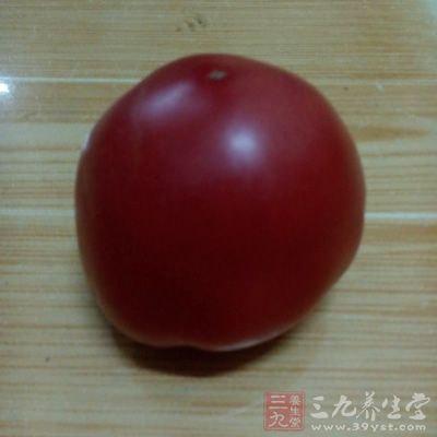 西紅柿就是典型的含維生素C豐富的蔬菜