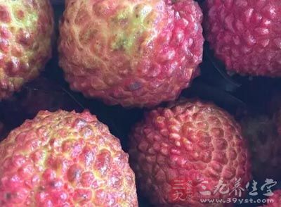 荔枝味甘、酸、性溫，入心、脾