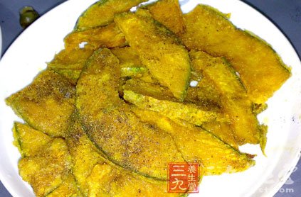 將南瓜洗淨去皮及籽瓤