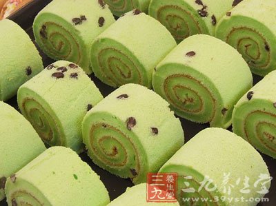 玫瑰花均勻地撒在每碗內即可