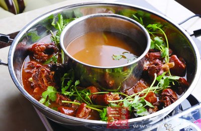 鍋是人們冬天最喜愛的美食之一