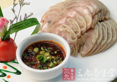 羊肉具有溫補作用最宜在冬天食用