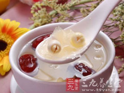 紅棗熬湯，止咳潤肺