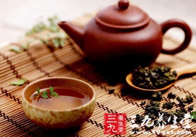 麥門冬白木耳茶可滋潤受損黏膜