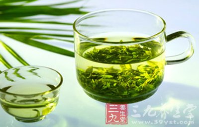 消耗體內儲存的維他命B破壞碳水化合物的新陳代謝