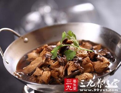 小雞炖蘑菇的做法