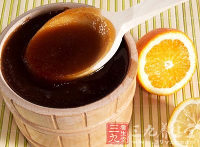 蜂蜜以它特有的色、香、味、形以及富含維生素、氨基酸、微量元素等成分,長久以來備受廣大消費者的青睐