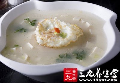 出鍋前加少許鹽和胡椒調味即可