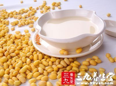 奶類的最大特點是含有豐富的鈣，這是豆類所沒有的，相對來說消化吸收率低
