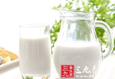 消化道潰瘍患者不宜喝牛奶